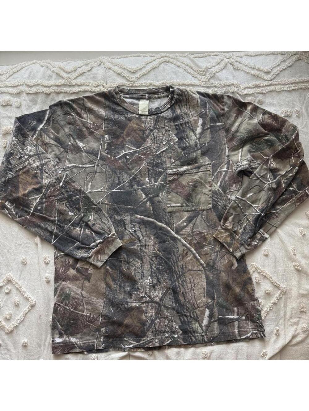 Vintage Eddie Bauer Realtree Camo Long Sleeve Pocket Tee